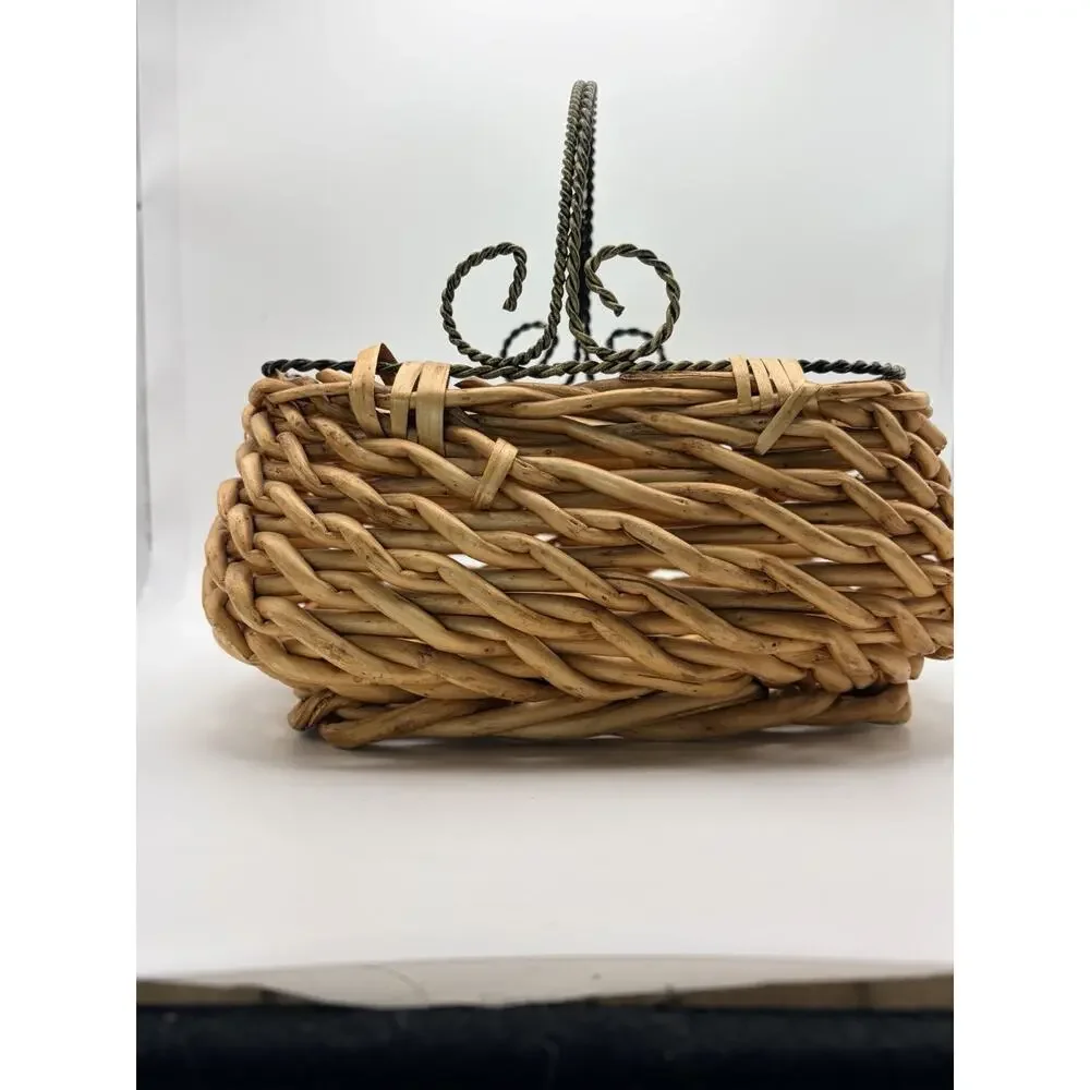 Bamboo Straw Basket With Metal Twisted Handle 8